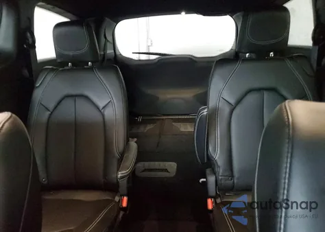 2025 Chrysler Voyager Lx z USA, uszkodzony, nr VIN 2C4RC1CGXSR519109